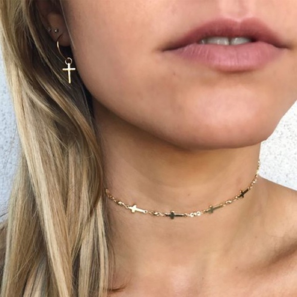 Belladaar cross choker